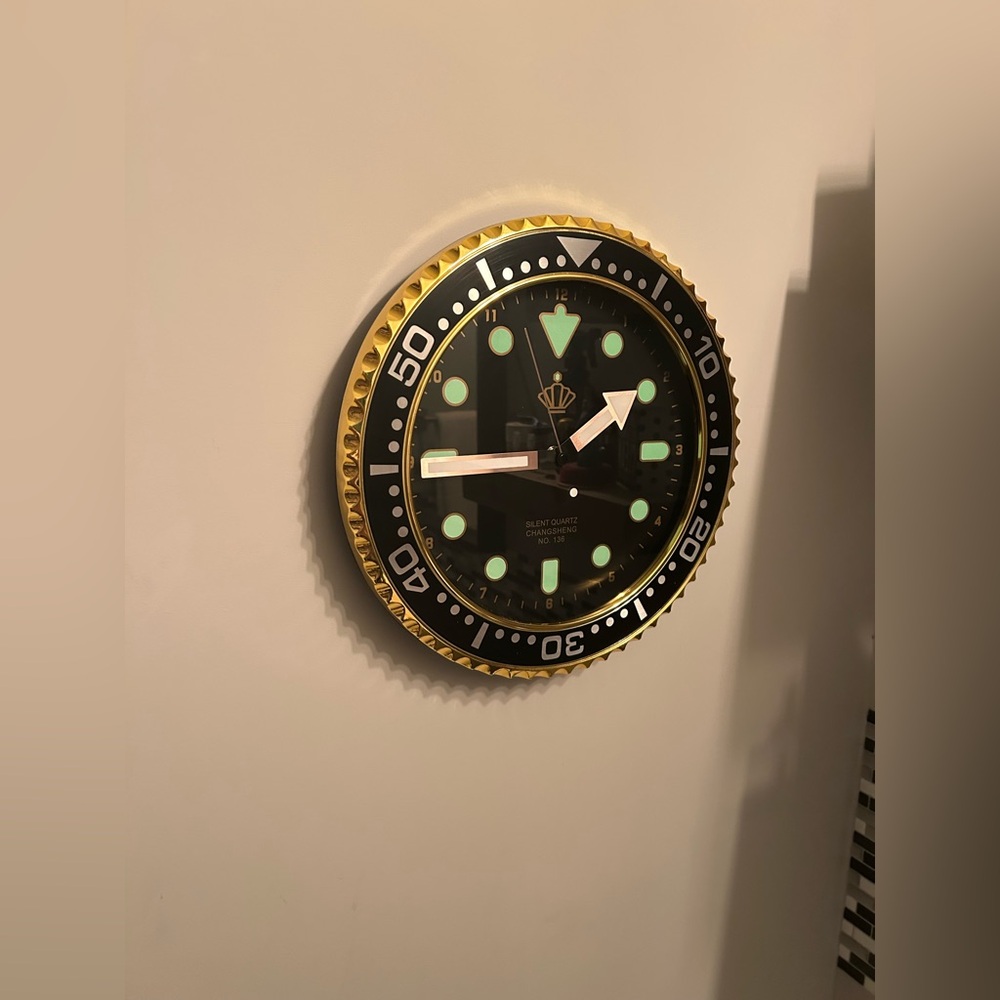 Lafocuse Night Light Black Wall Clock Glow in The Dark, 12” Silent Non-Ticking